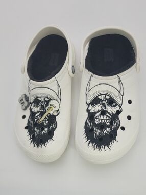 Luke Combs /Crocs Classic Limited Edition Skully White/ Black Lined Clogs M8 W10